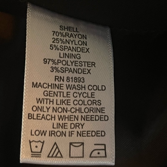 GILI Black Pencil Skirt with detail at hem line, lined Size 18W - Picture 6 of 6